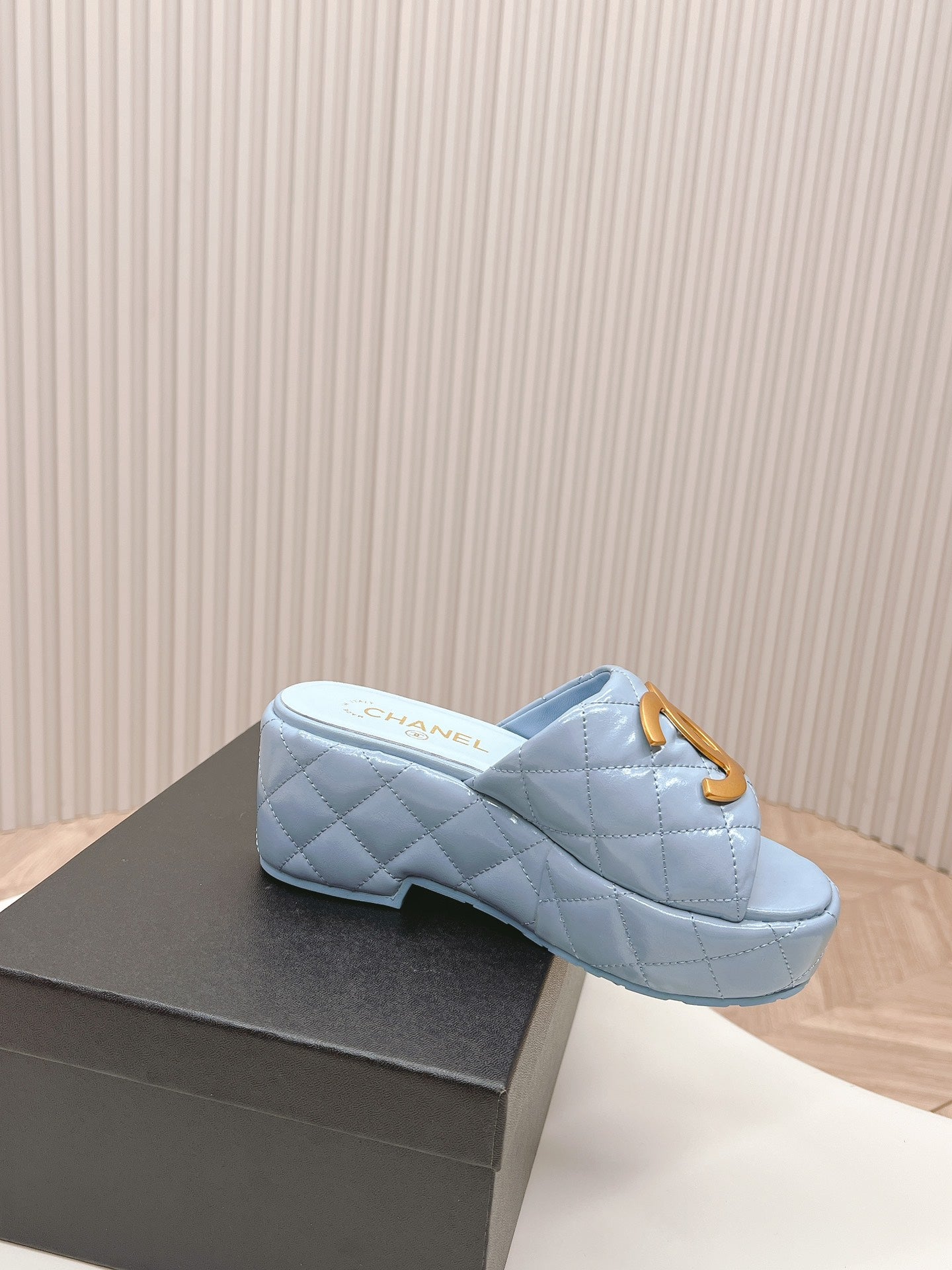 Chane1 top fashion thick-soled rhombus slippers 0724030812