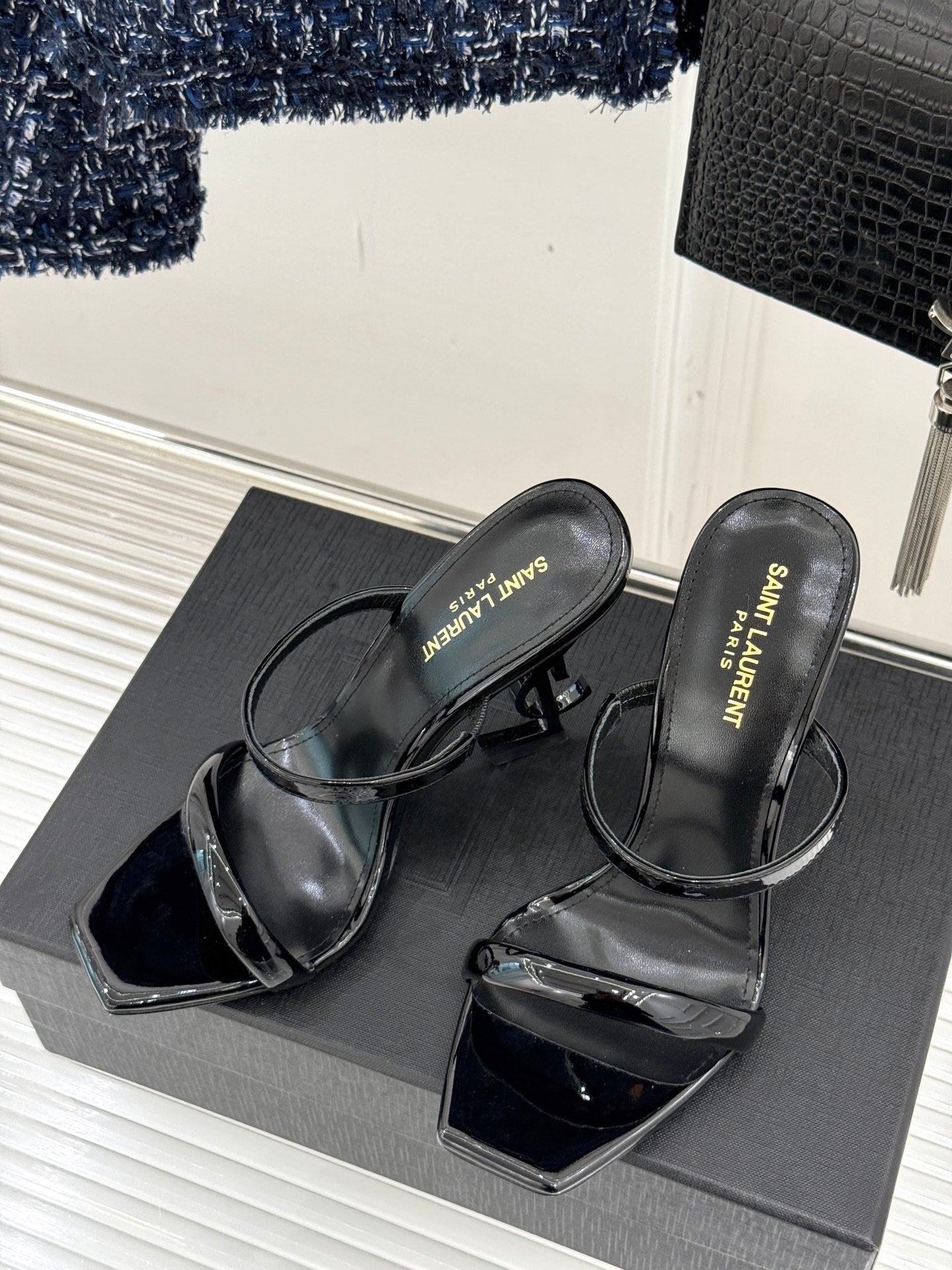 YSL letter heel one-strap high-heeled slippers 0725031113