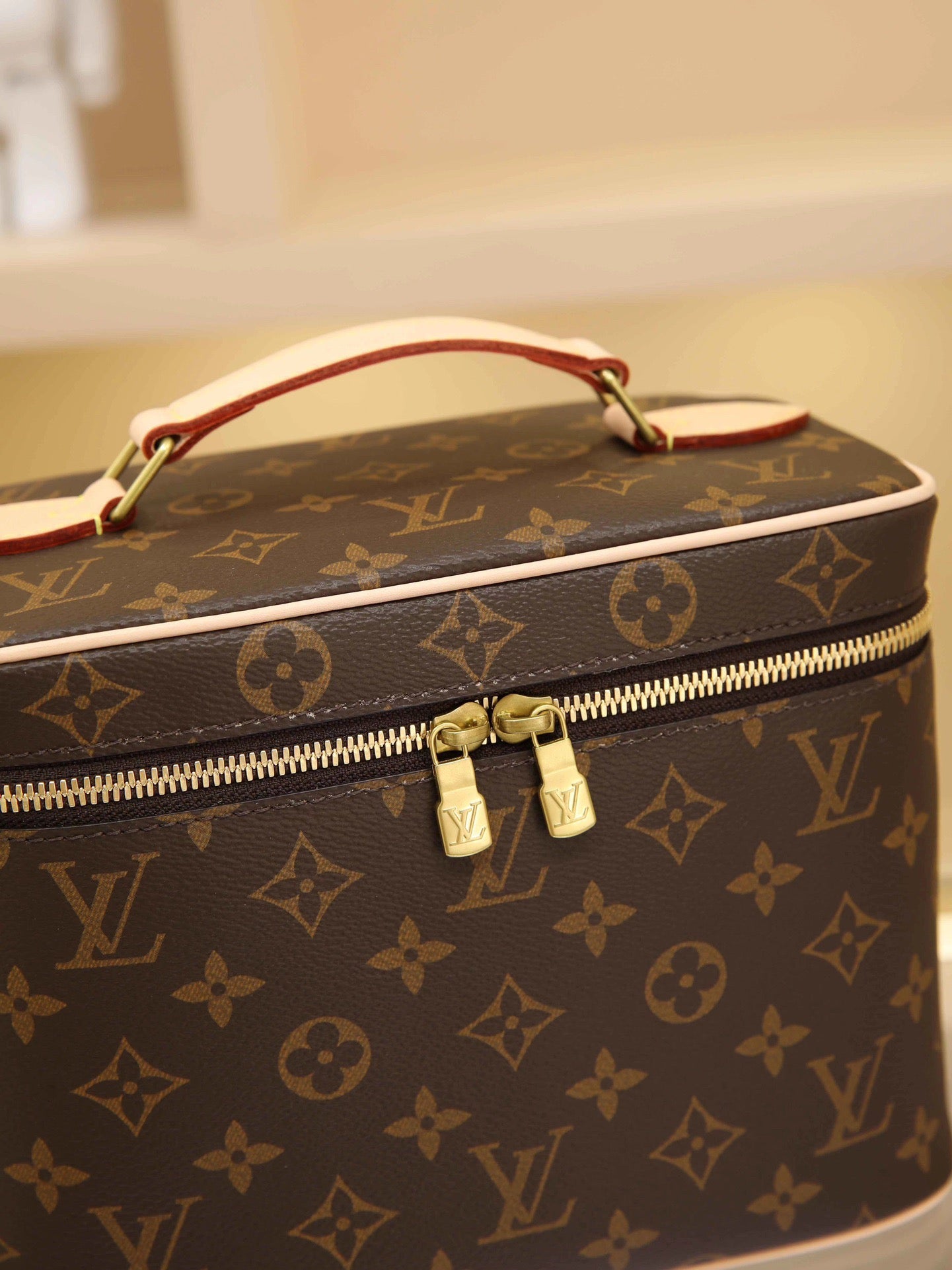 Lvv fashion nice cosmetic bag 0725040101