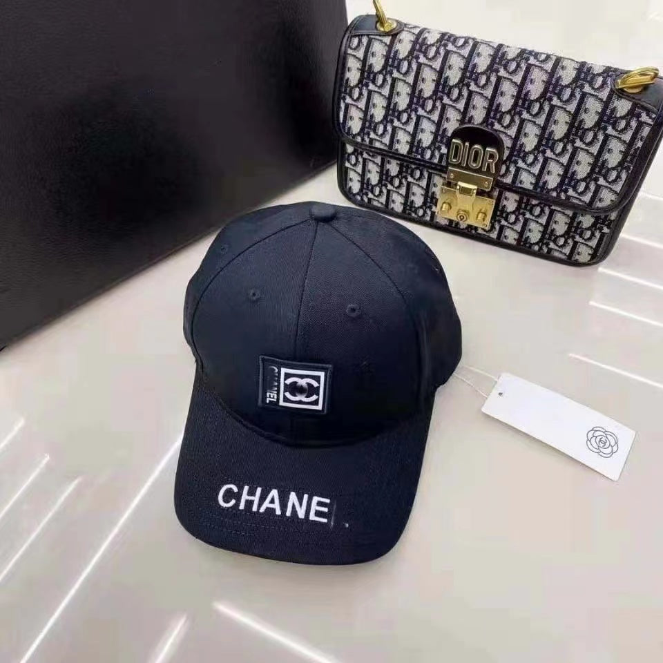 2022 COUPLE FASHION CAPBLACK WHITE TWO COLORS