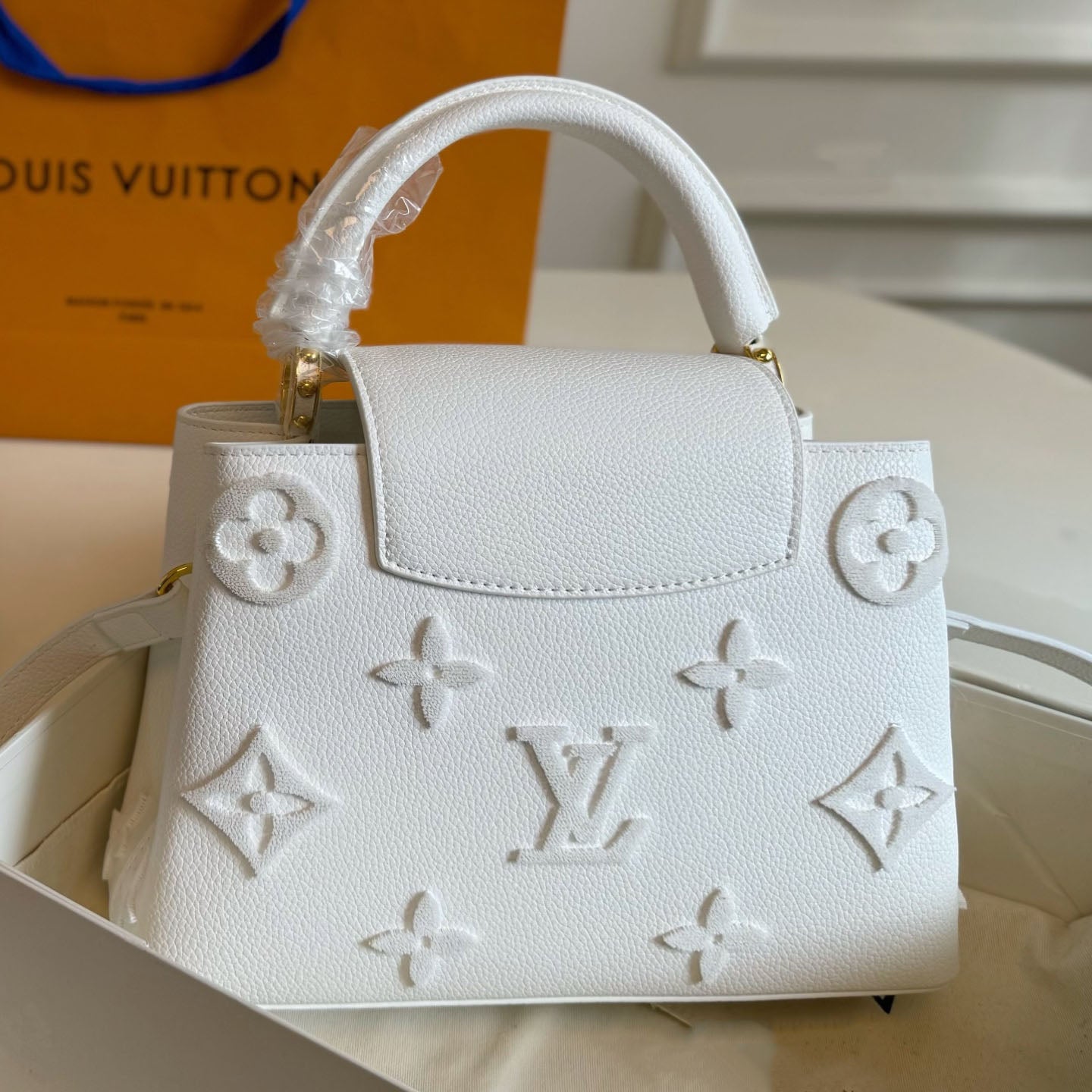 Lvv three-dimensional flocking handbag 0725092301