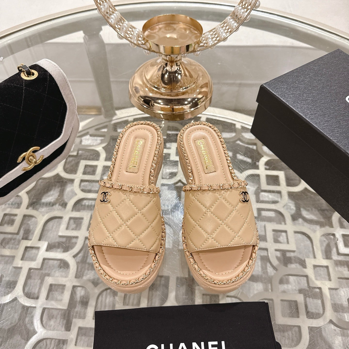 CNL's new thick-soled slippers 0725082204