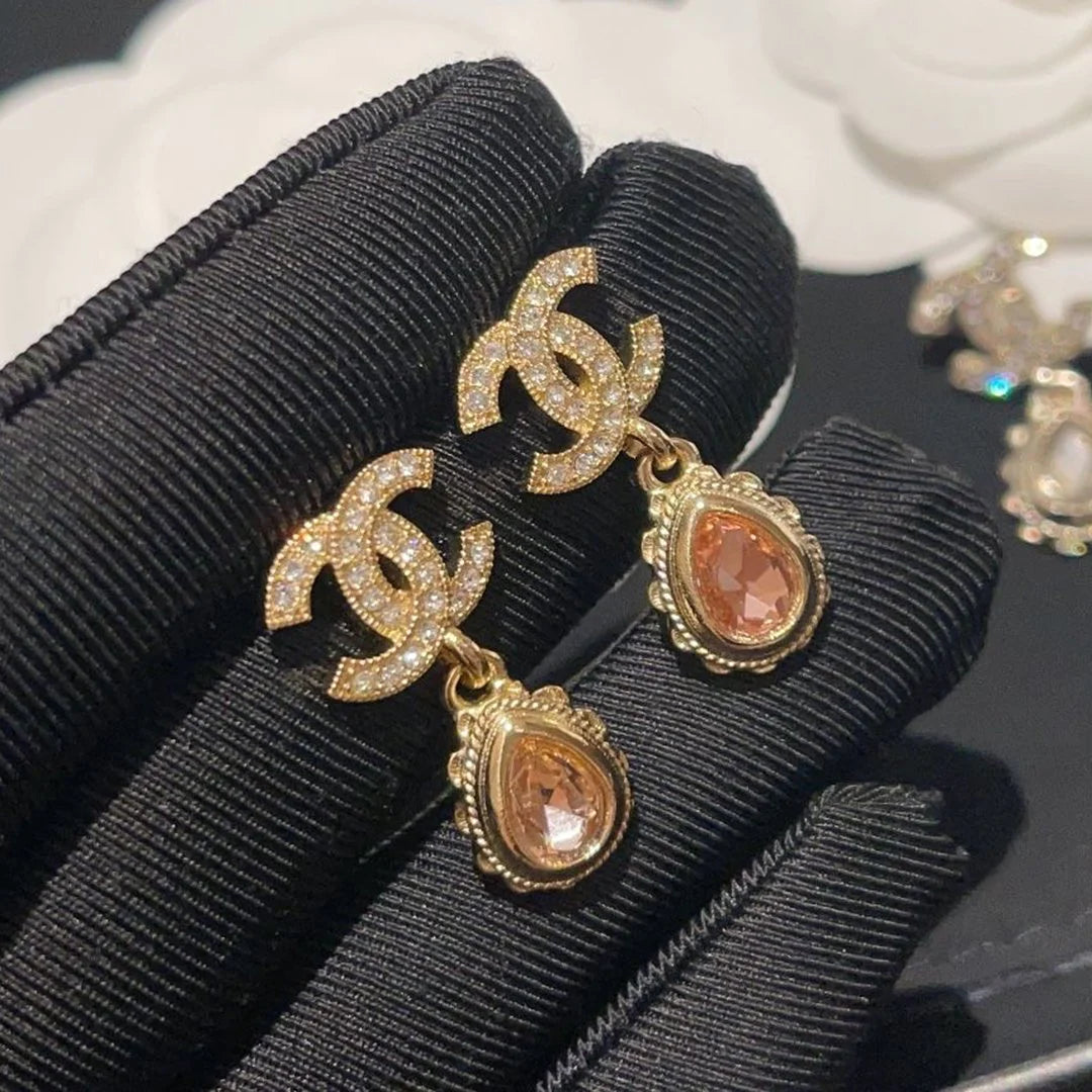 New fashionable and versatile earrings 1024022310