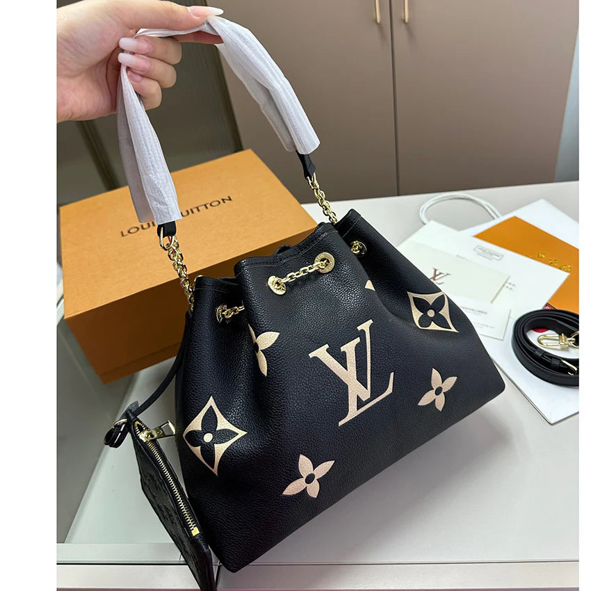 Versatile Classic Large Capacity Shopping Bag 1024062614