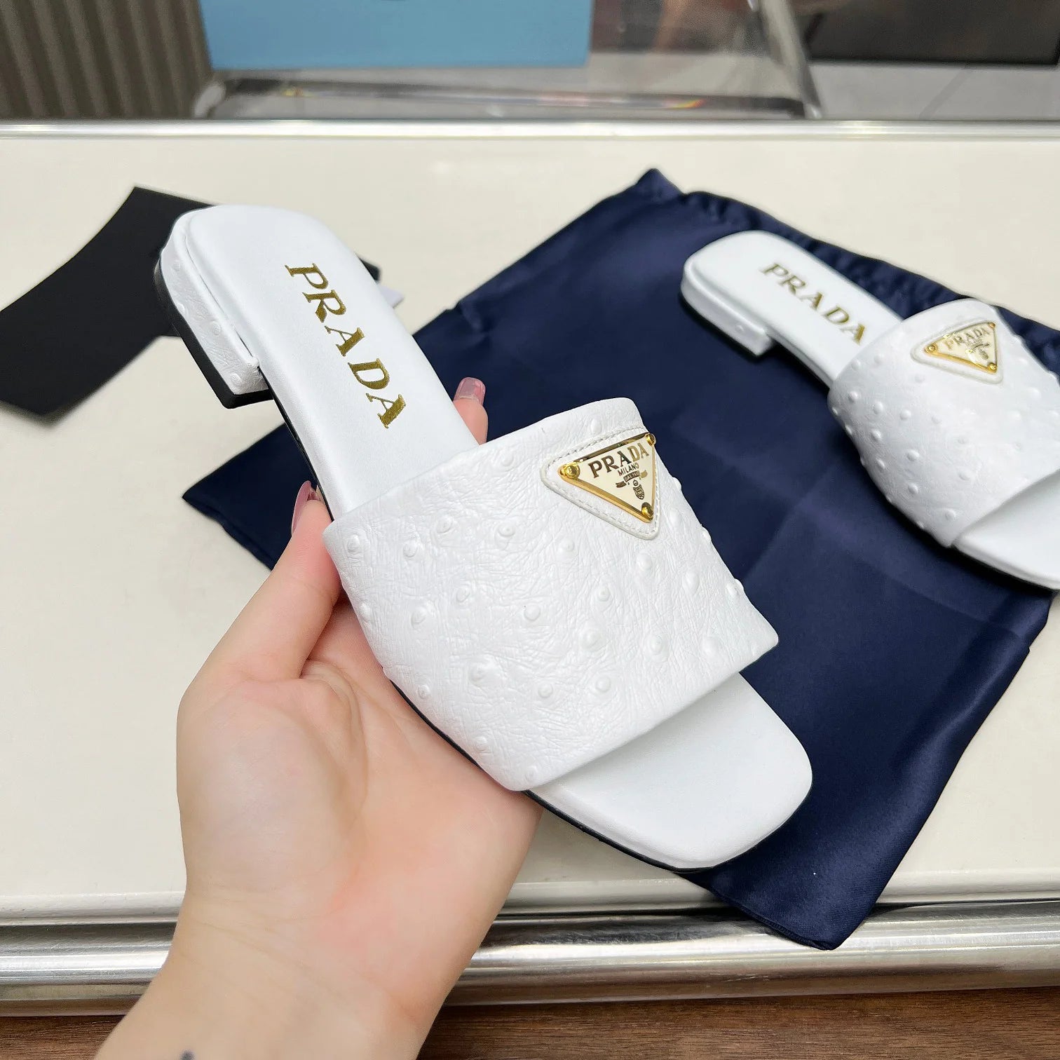 New fashion and versatile flip-flops 1025062404