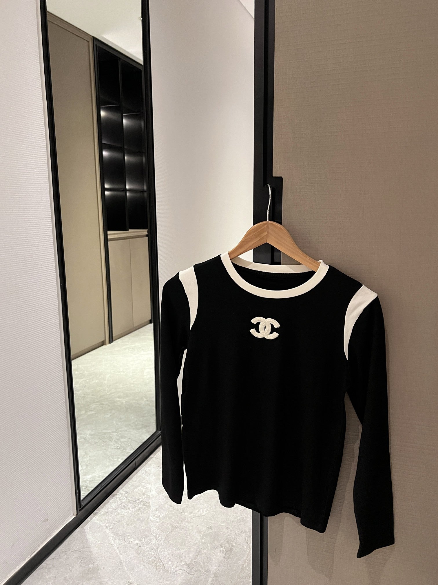 CNL Knitted Bottoming Sweater 0724090302