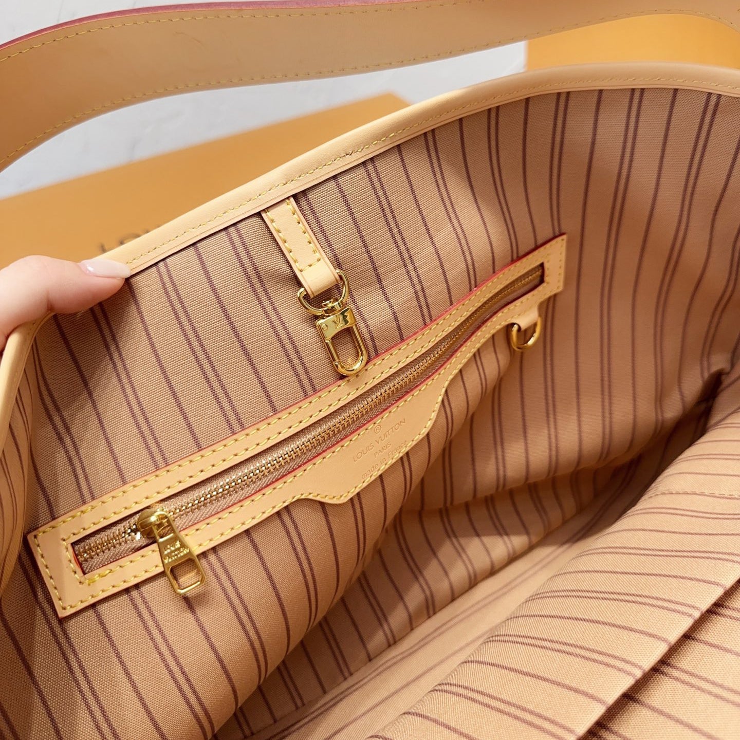 New Wide Shoulder Strap Classic Print Tote Bag XC1623071706