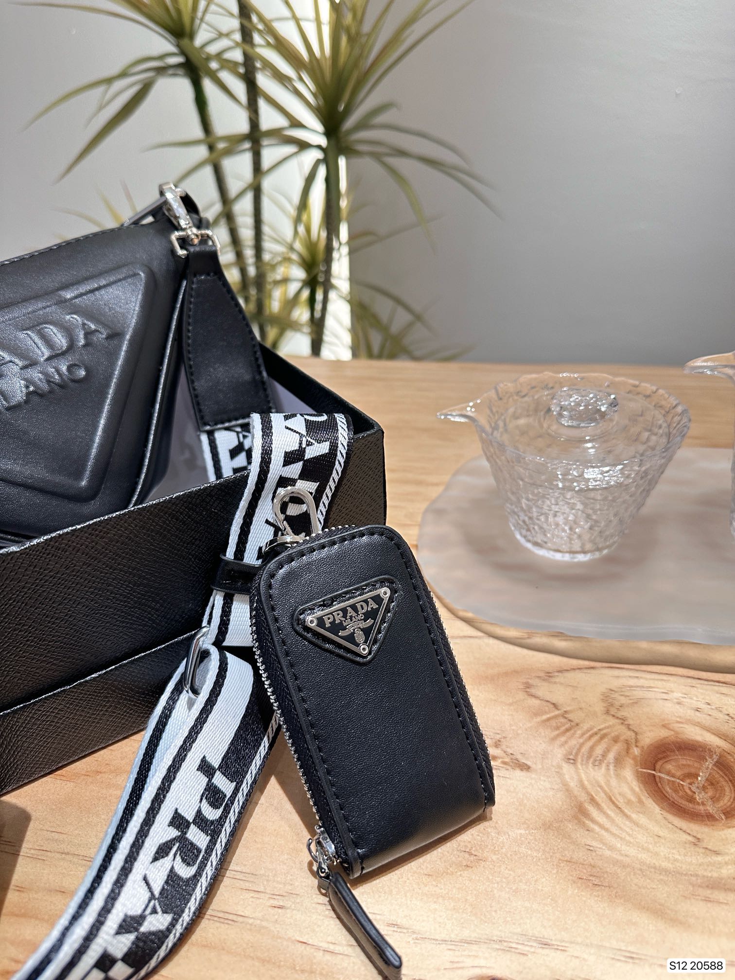 PRD fashion triangle bag 0724032002