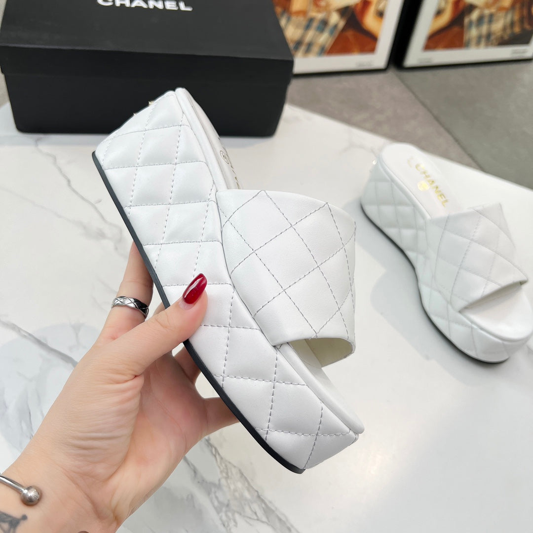 Chane1 top fashion thick-soled rhombus slippers 0724030808