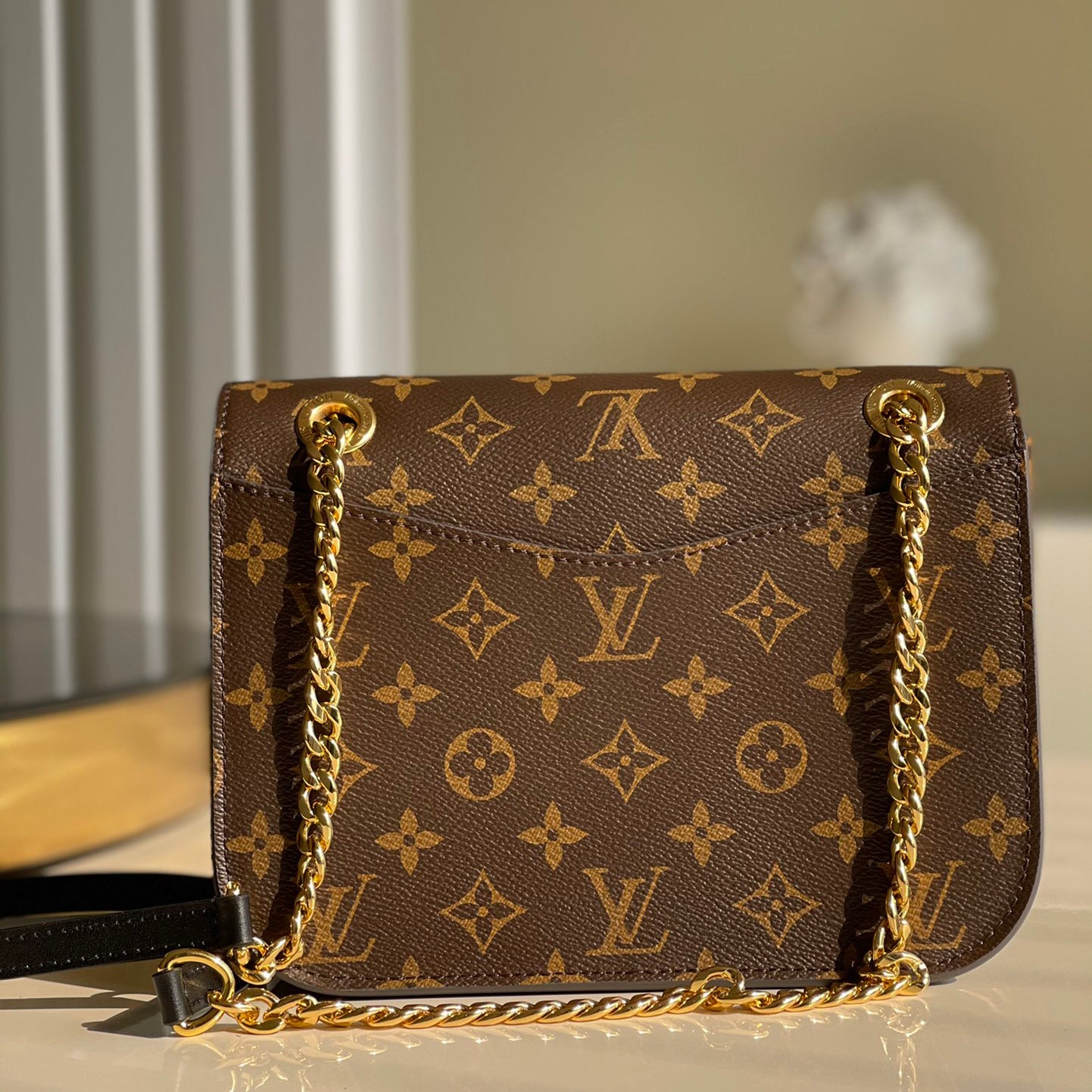 Ladies Fashion Luxury V Logo Tote Bag