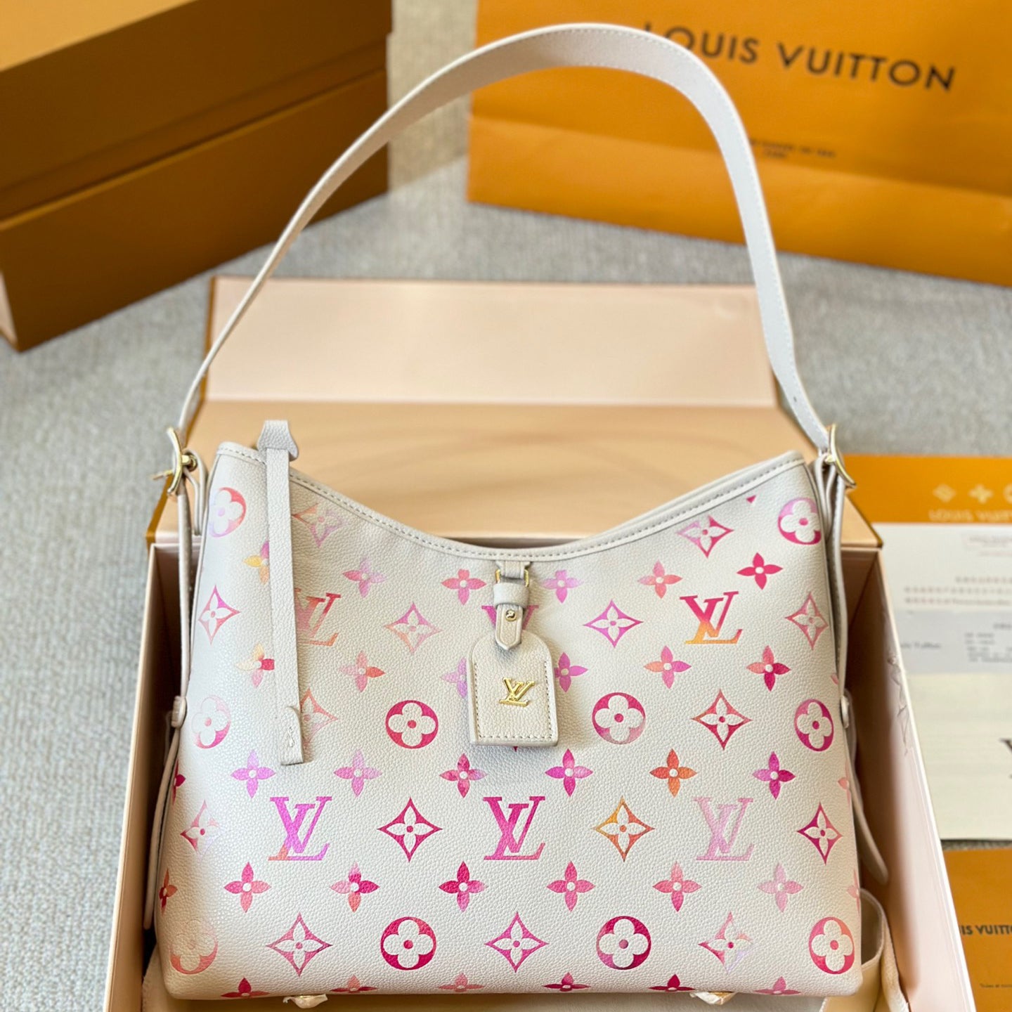 V fashion print Carryall new commuter bag 0724061302