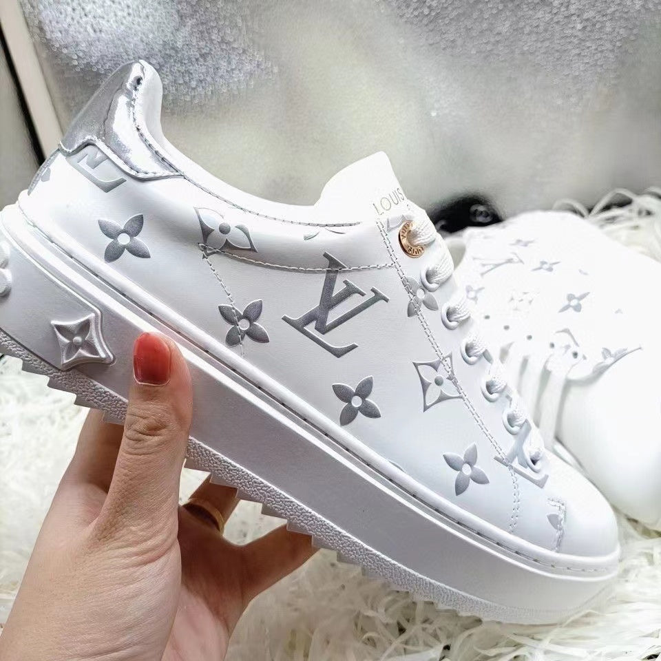 2023 latest silver logo printing white fashion casual sneakers