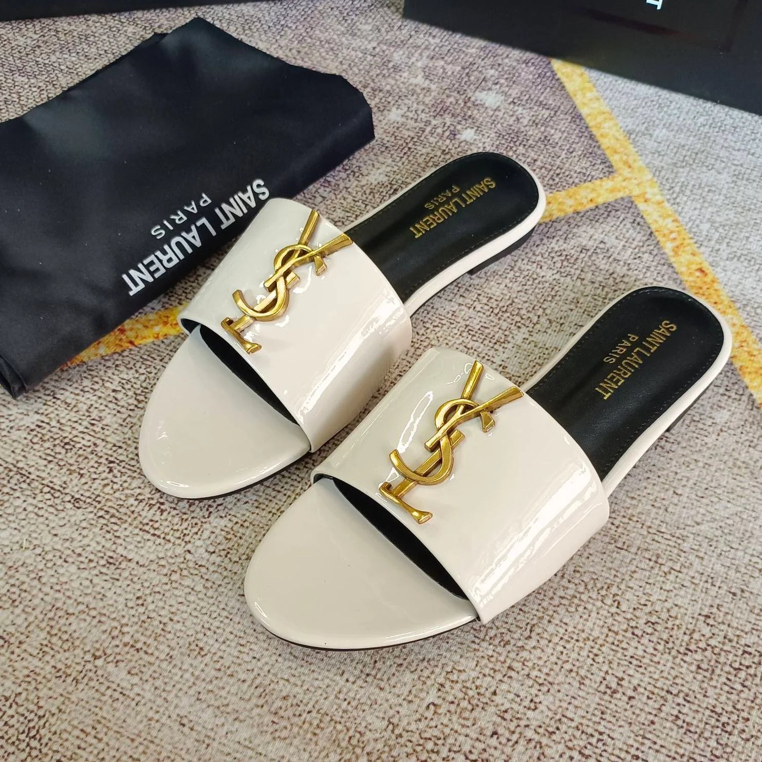 New Slippers Fashion Sandals 1024031124