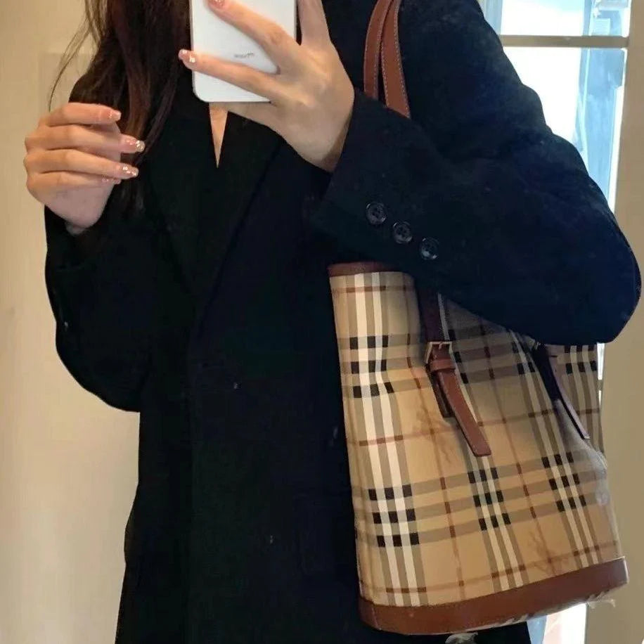 New Bucket Shoulder Handbag Fashion Versatile Classic Check Women's Bag 1024031513