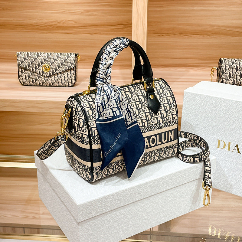 High-end embroidered handbag 2025080813