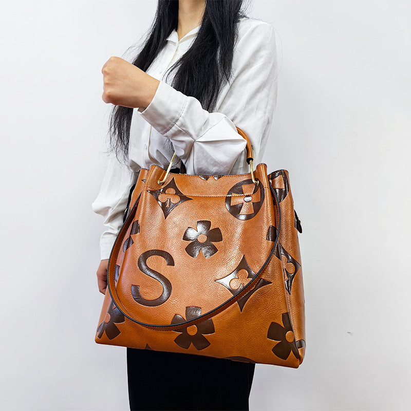 Embossed shoulder bag, work and commuting bag 2025080817