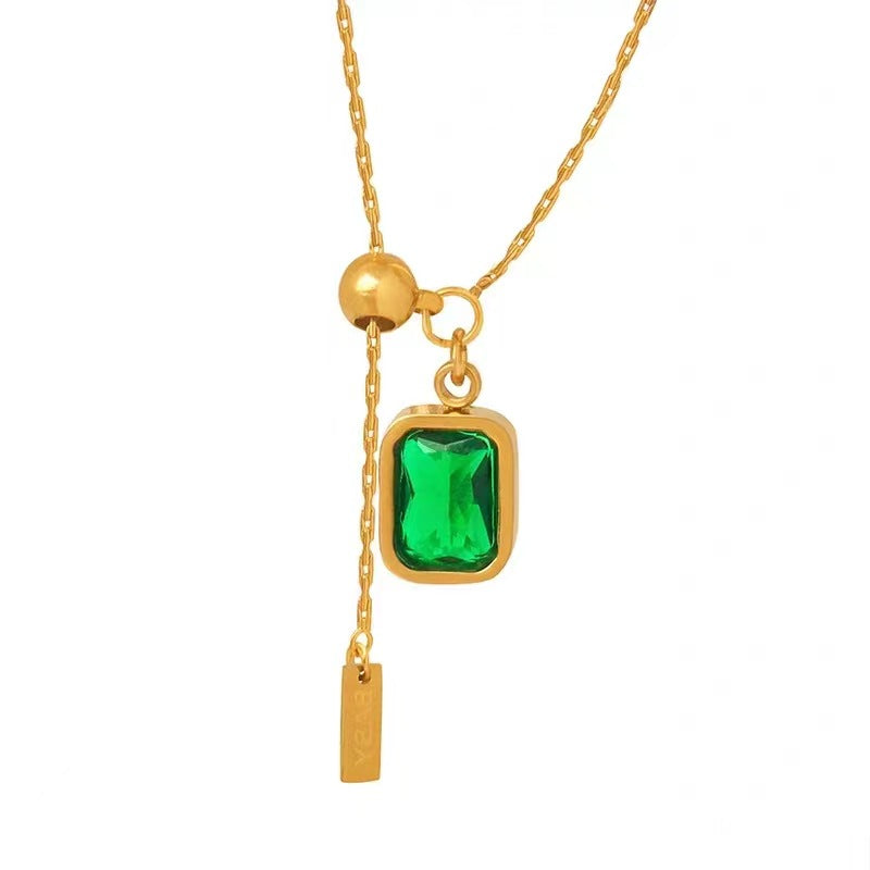 A green necklace with tassels 2025081214