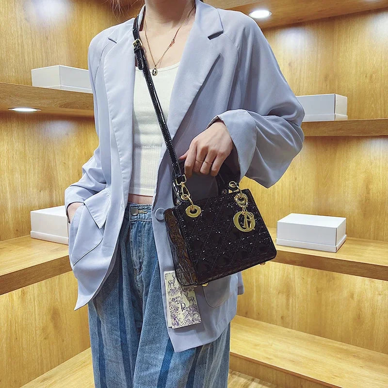 Solid-color shopping handbag 2025072906