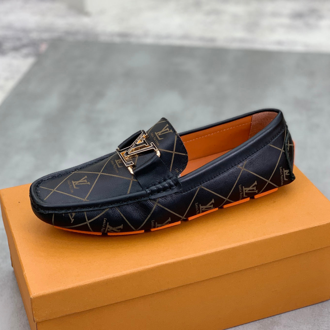New High Grade Fashion V Logo Men's Loafers XC1823111403
