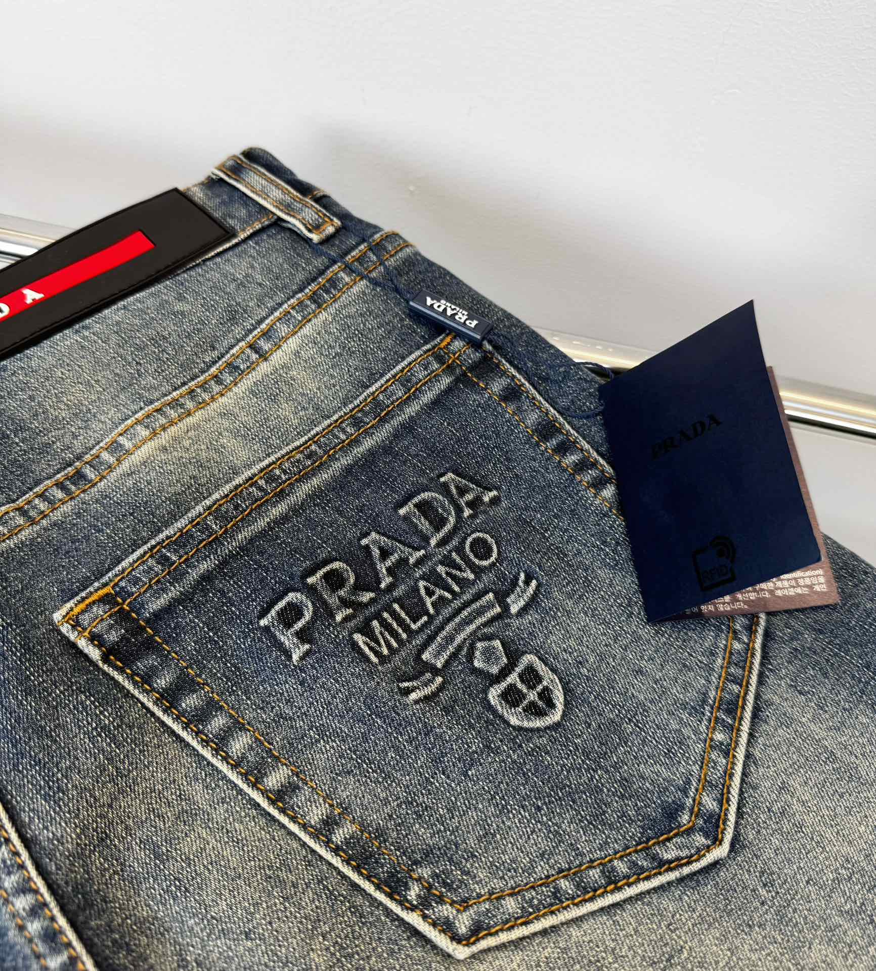 PR Embossed Letters Straight Leg Skinny Jeans 1824091007