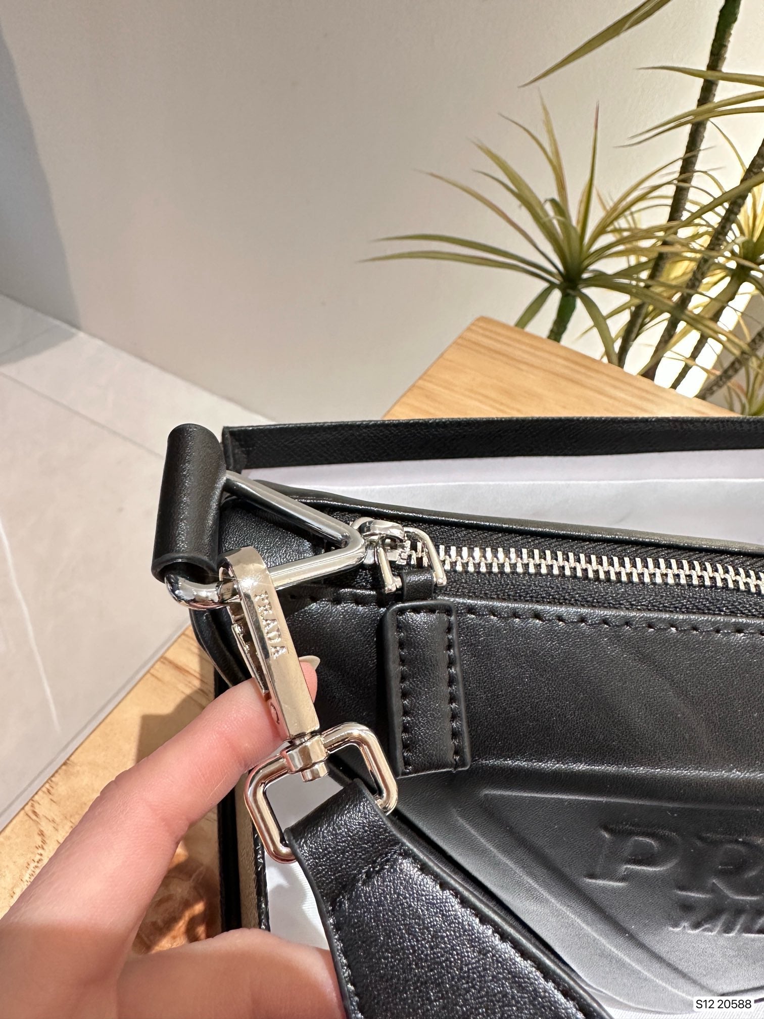 PRD fashion triangle bag 0724032002