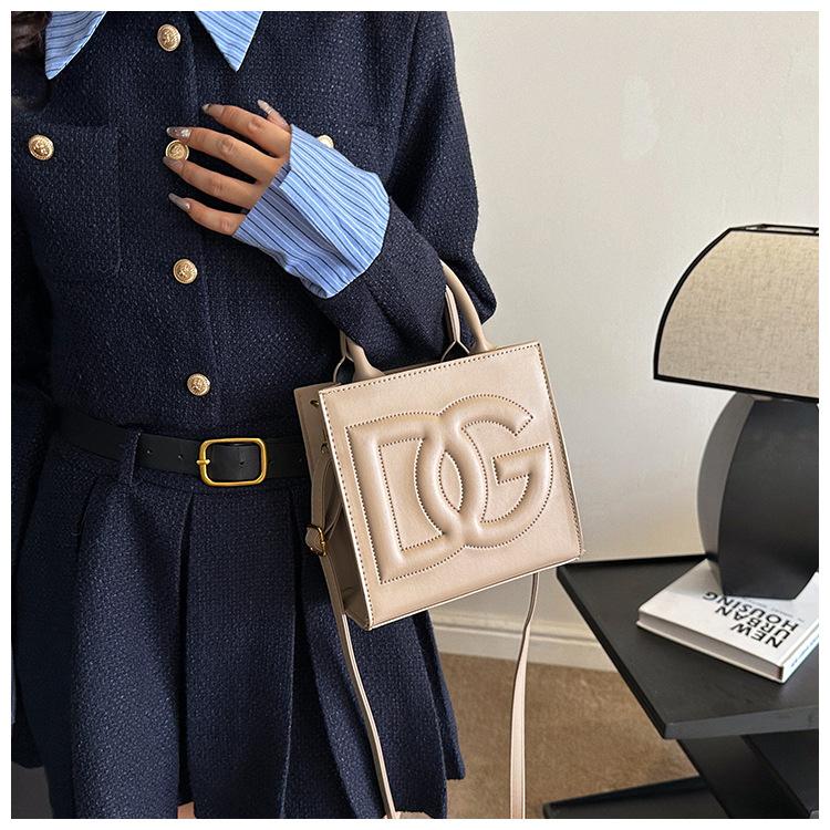 New Fashion Versatile Handbug 1023121903