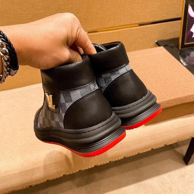 Men's black  Leisure printed leather casual mid-top shoes