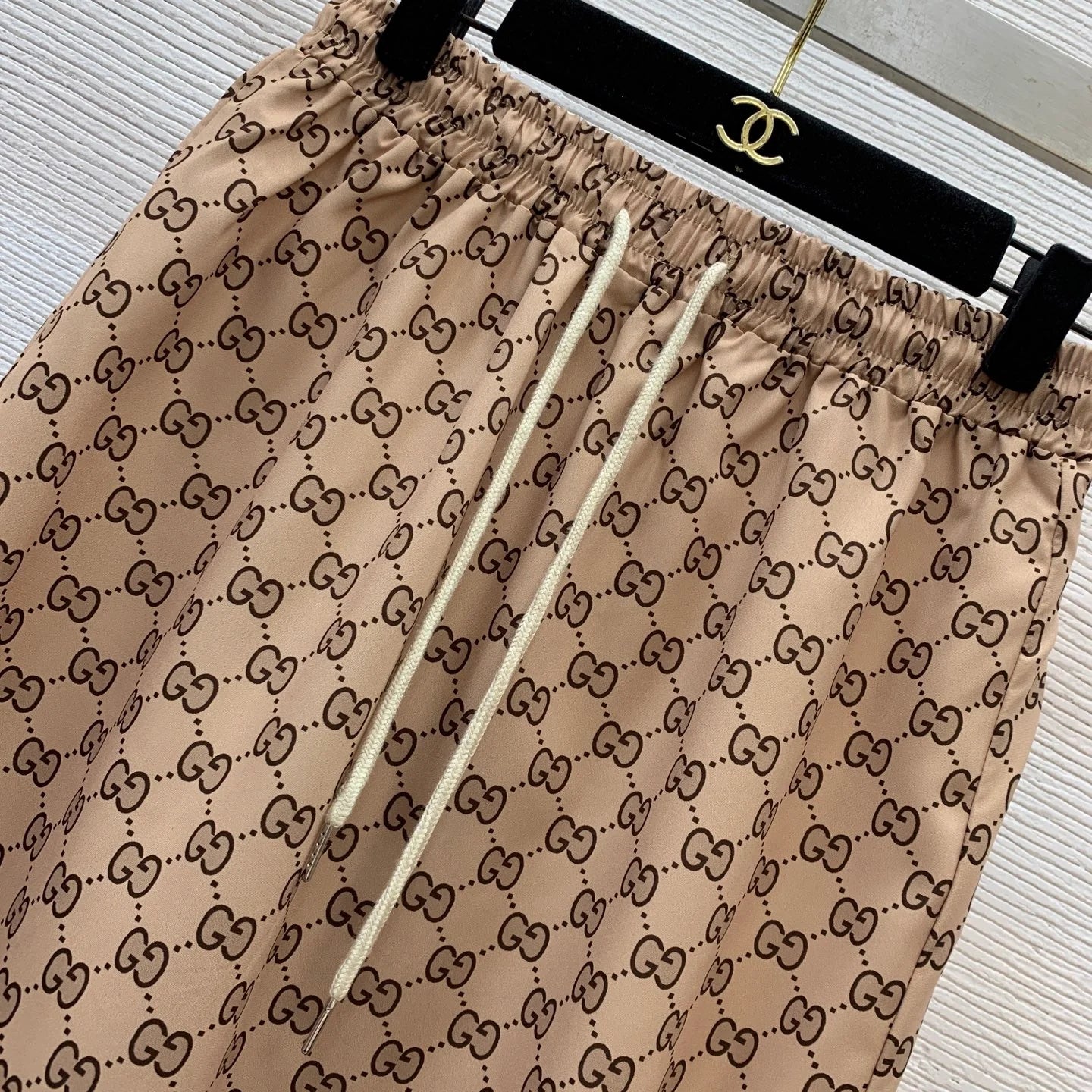 New G Letter Chain Print Fashion Set 1025070204