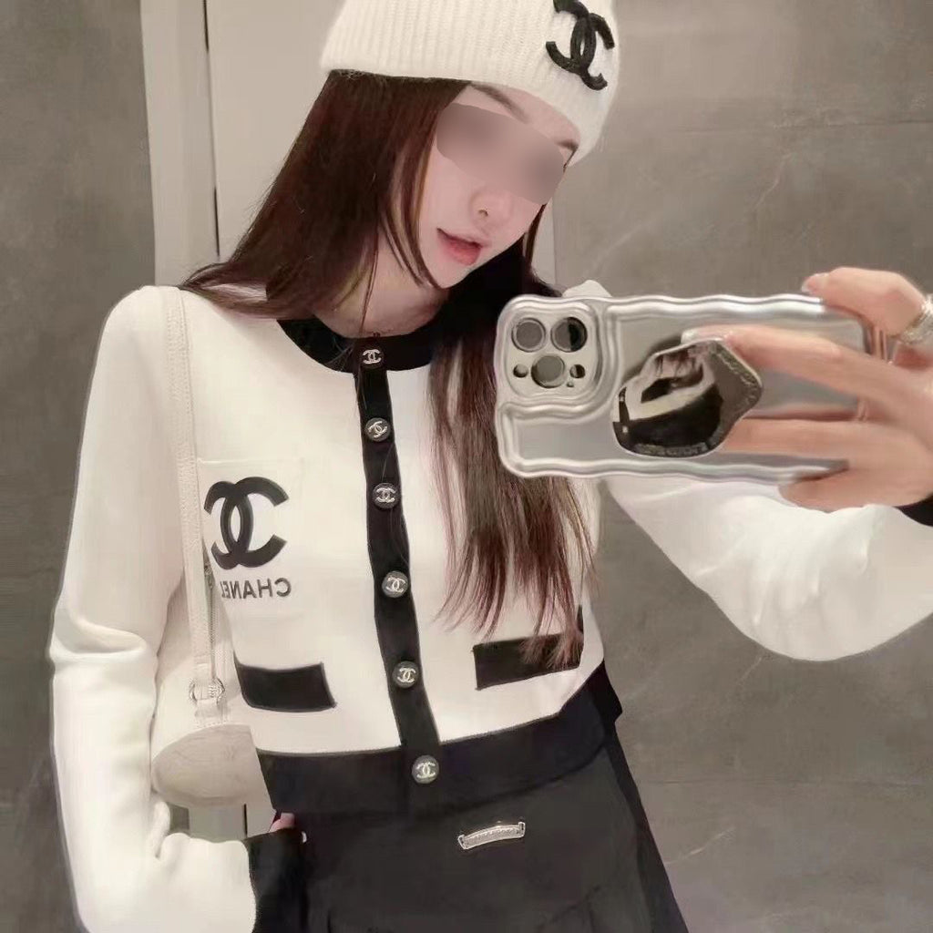 CNL Round neck slim fit knitted sweater 1824051001