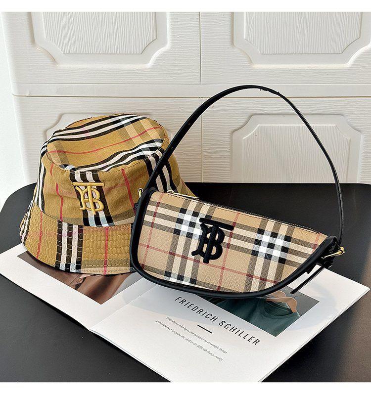 New Large Capacity Commuter Leisure All-match Shoulder Bag 1024070319