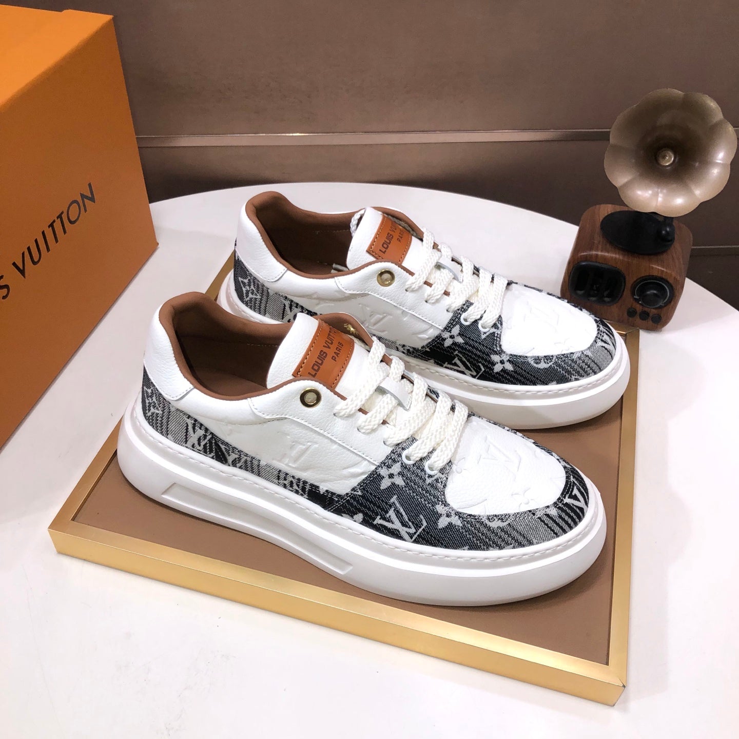 Lvv classic and fashionable sports shoes 0725090904