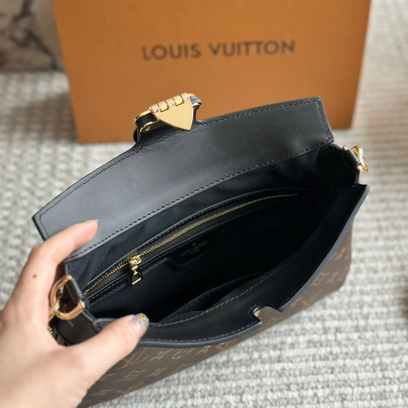 Double layer lock chain armpit bag 1824040708