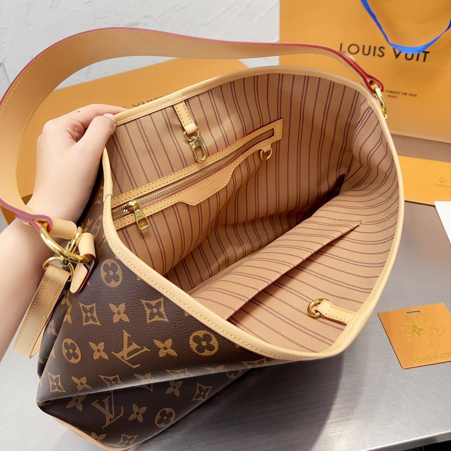 New Wide Shoulder Strap Classic Print Tote Bag XC1623071706