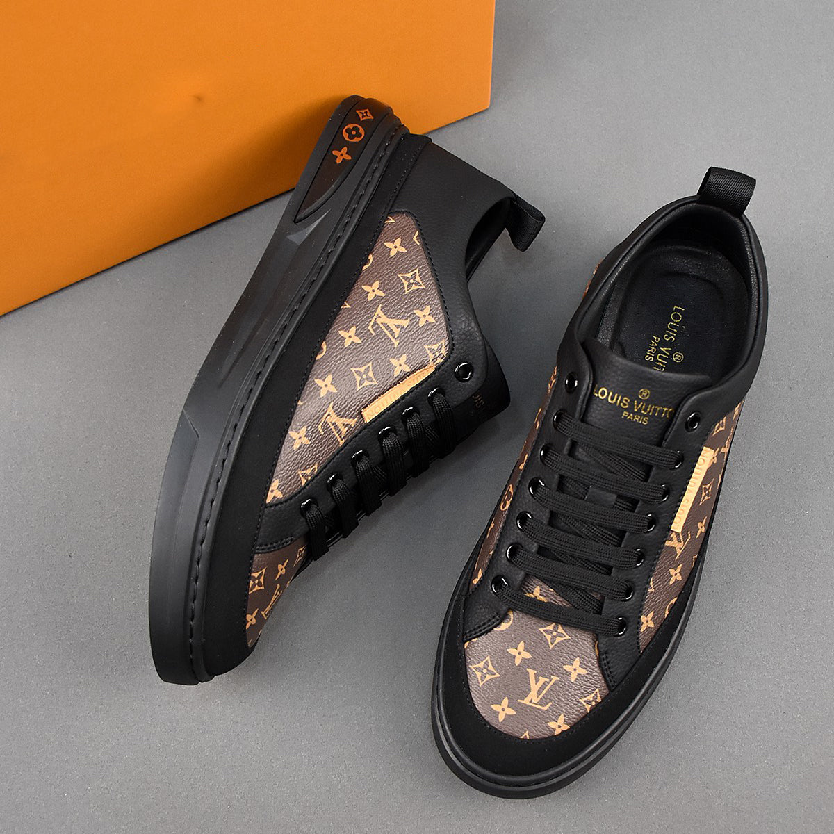 New V Logo Handmade men's sneakersXC052024031401