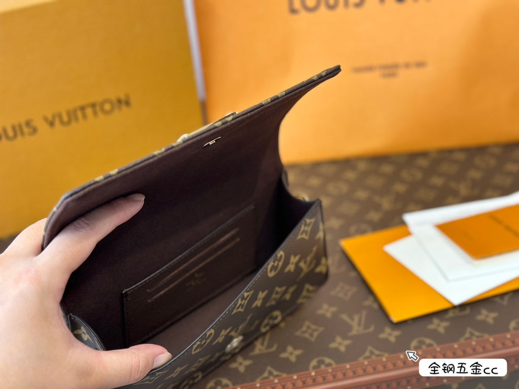 V Lily Woc Fashion Shoulder Crossbody Bag 0724101005