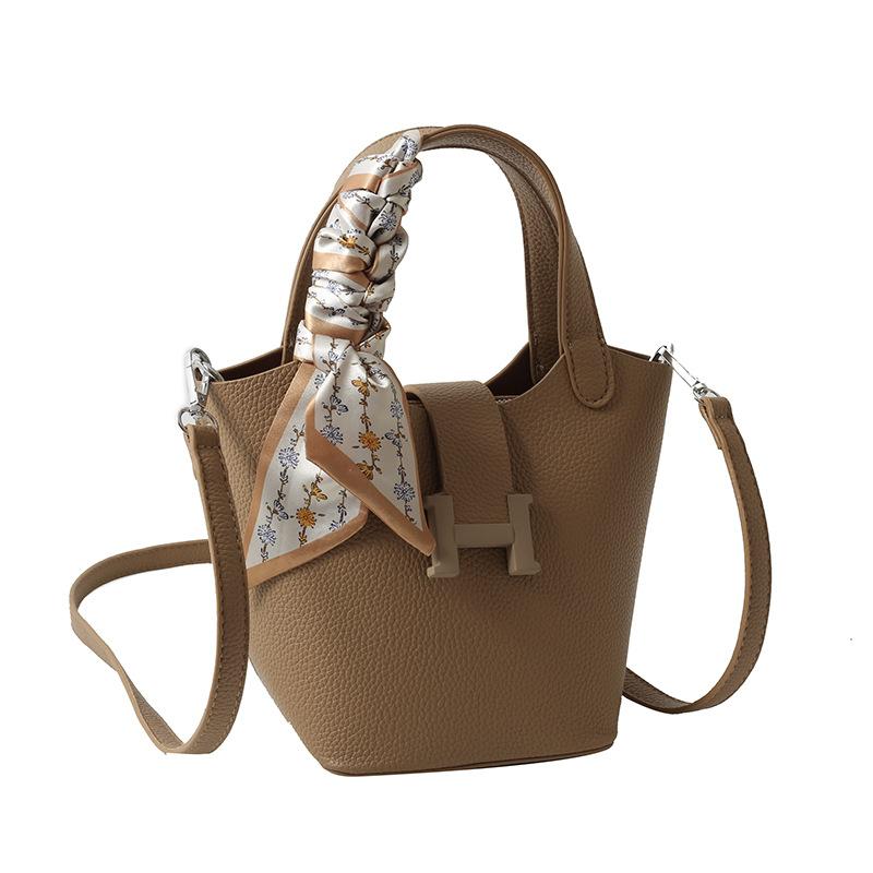 All-match Fashion Portable Messenger Bag 1024041612