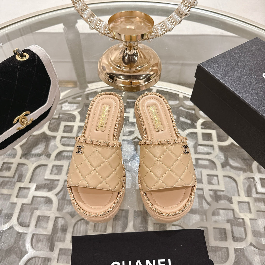 CNL's new thick-soled slippers 0725082204