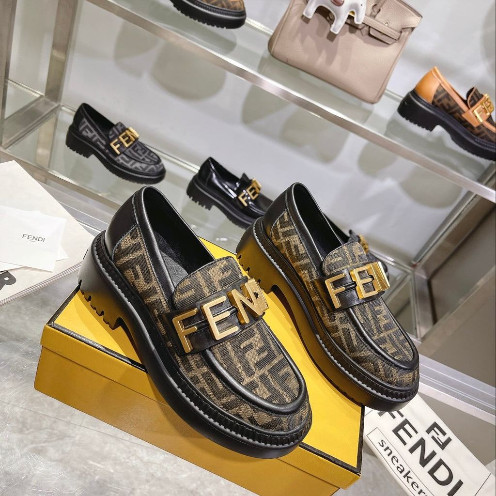 Letter buckle loafers XC0123072818