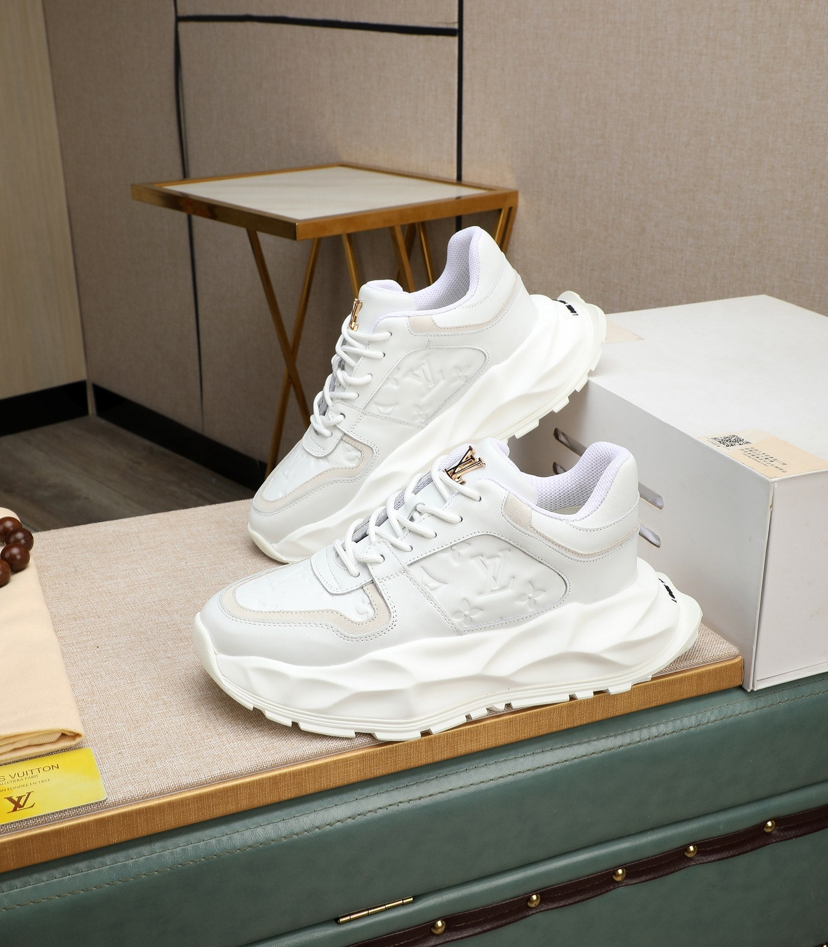 Lvv fashion luxury printed rubber sole sports shoes 0724121601