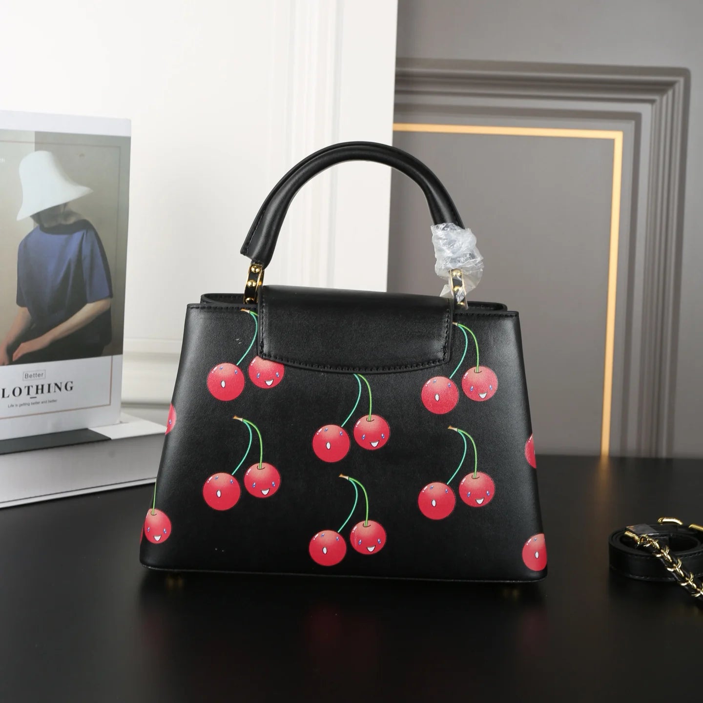 Cherry Kapusin Shoulder Bag 1025060915