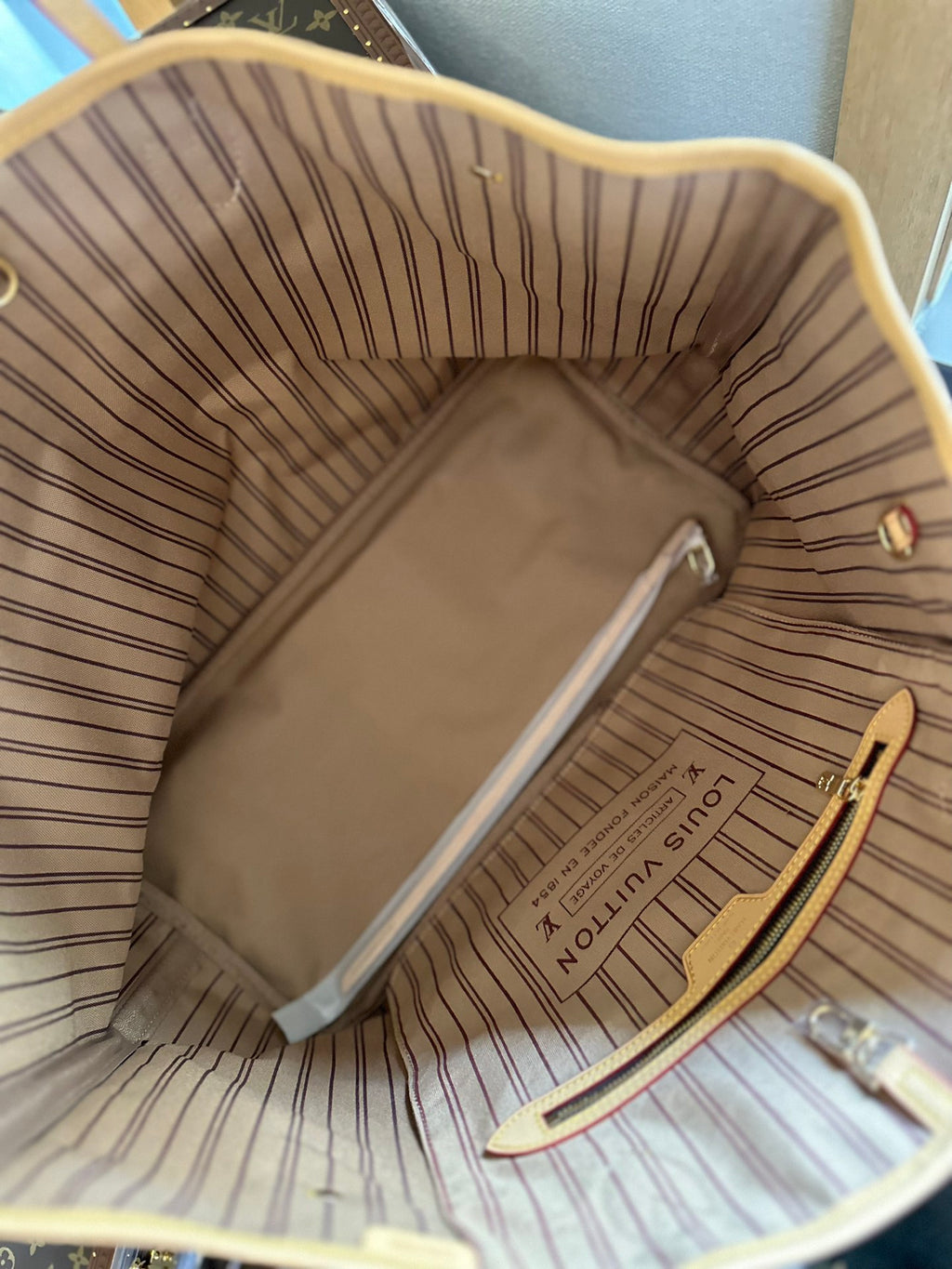 Ladies Fashion Luxury V Logo Classic Color The Neverfull Bag KL0224061804