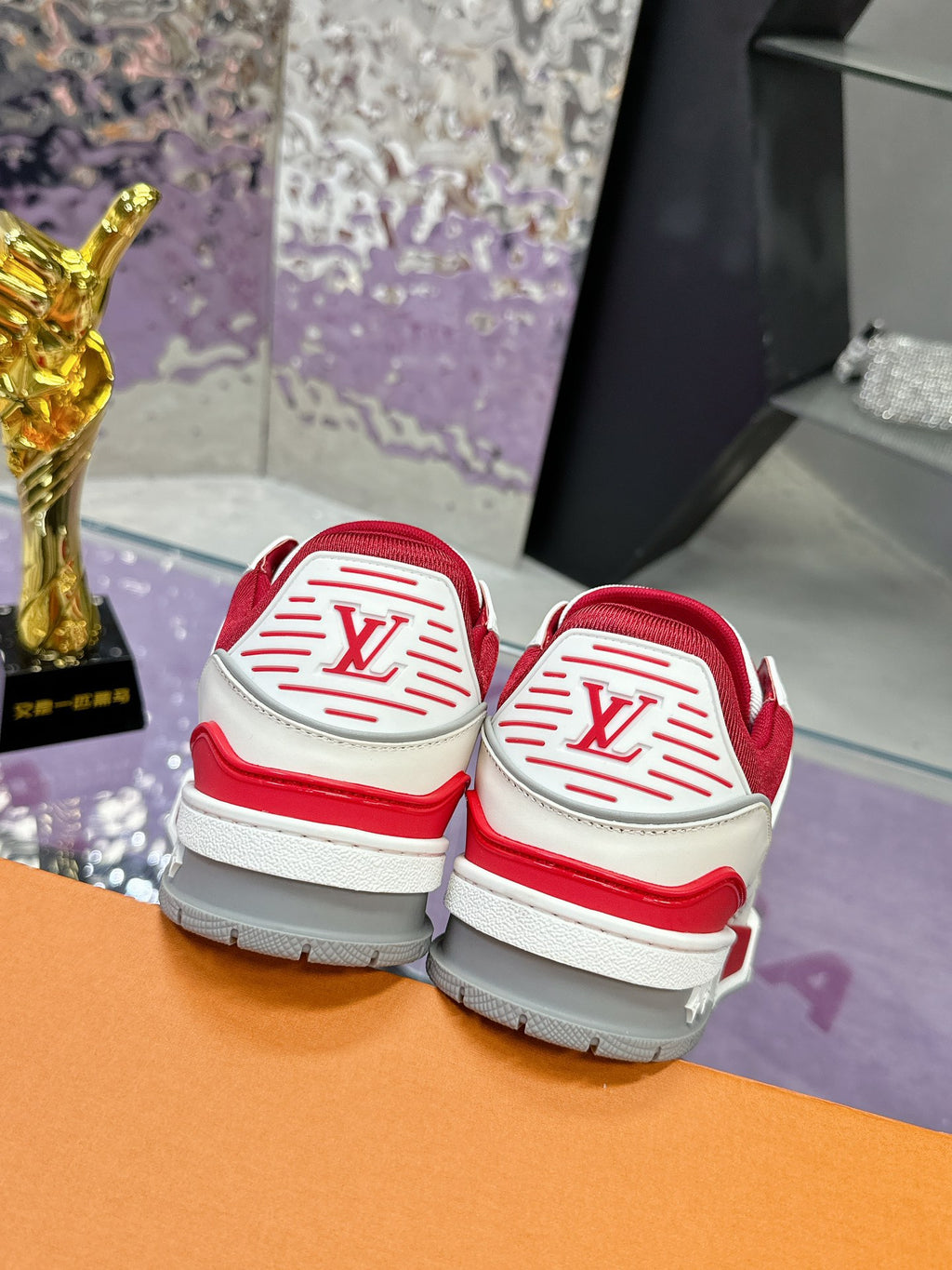 LV Trainer Sneaker 1824120914
