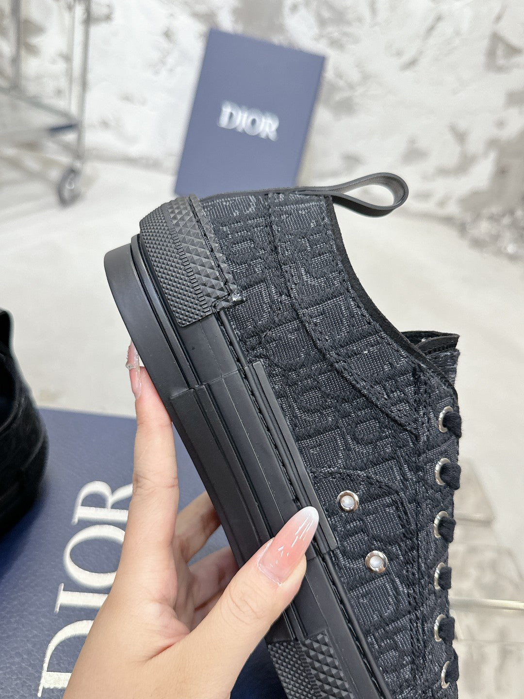 CD B23 Low-Top Sneaker 1824120910