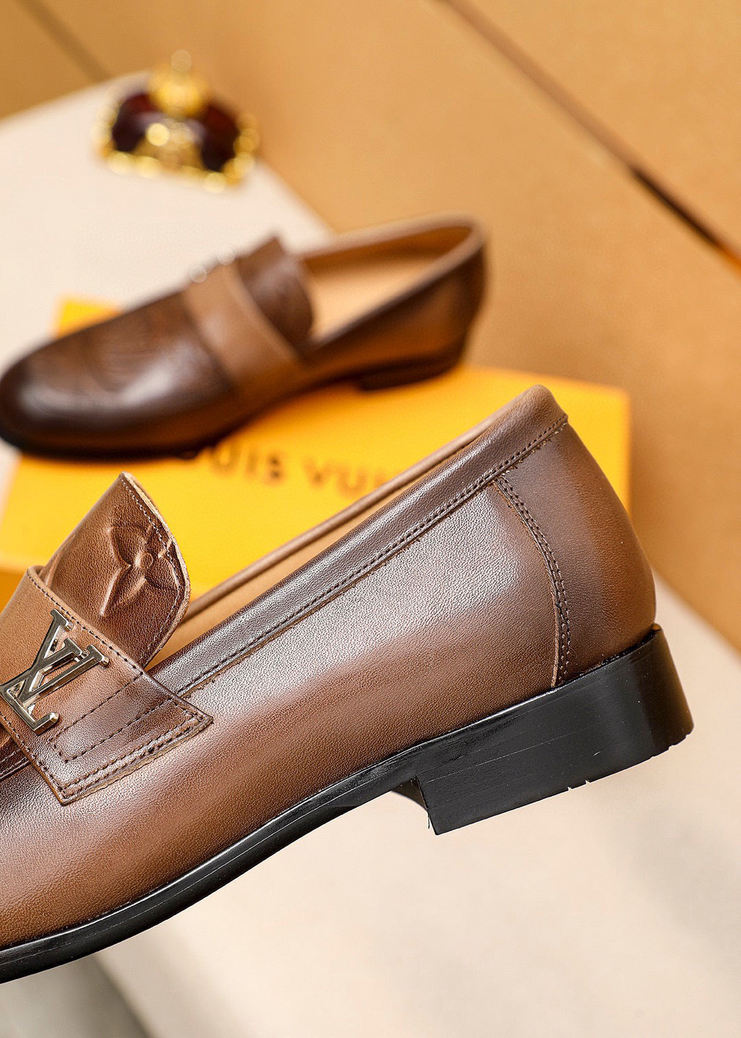 Lvv Fashion 25ss printed leather shoes 0725060616