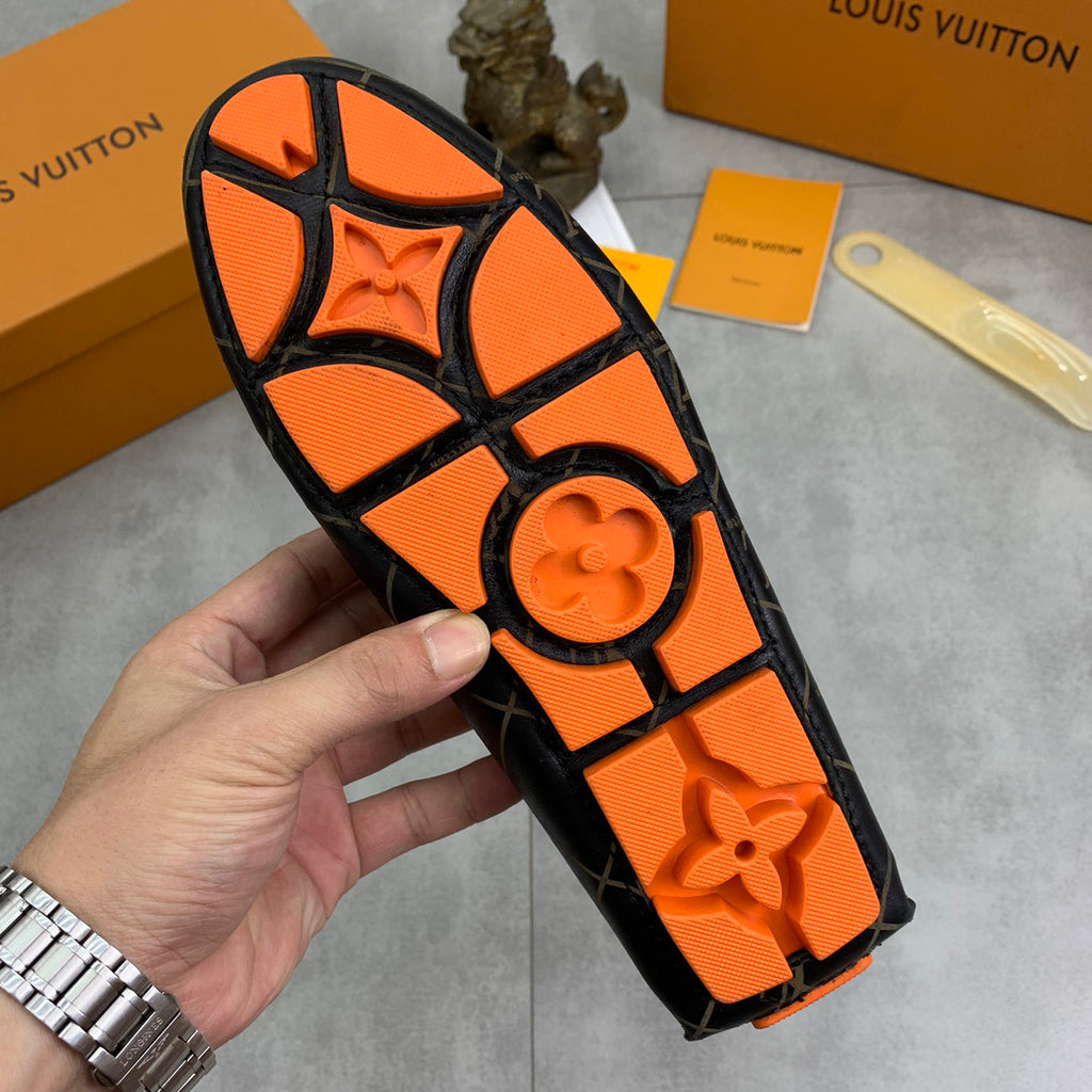 New High Grade Fashion V Logo Men's Loafers XC1823111403