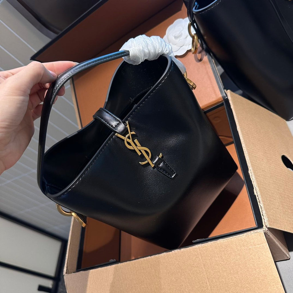 Fashionable new versatile bucket bag 1023121102