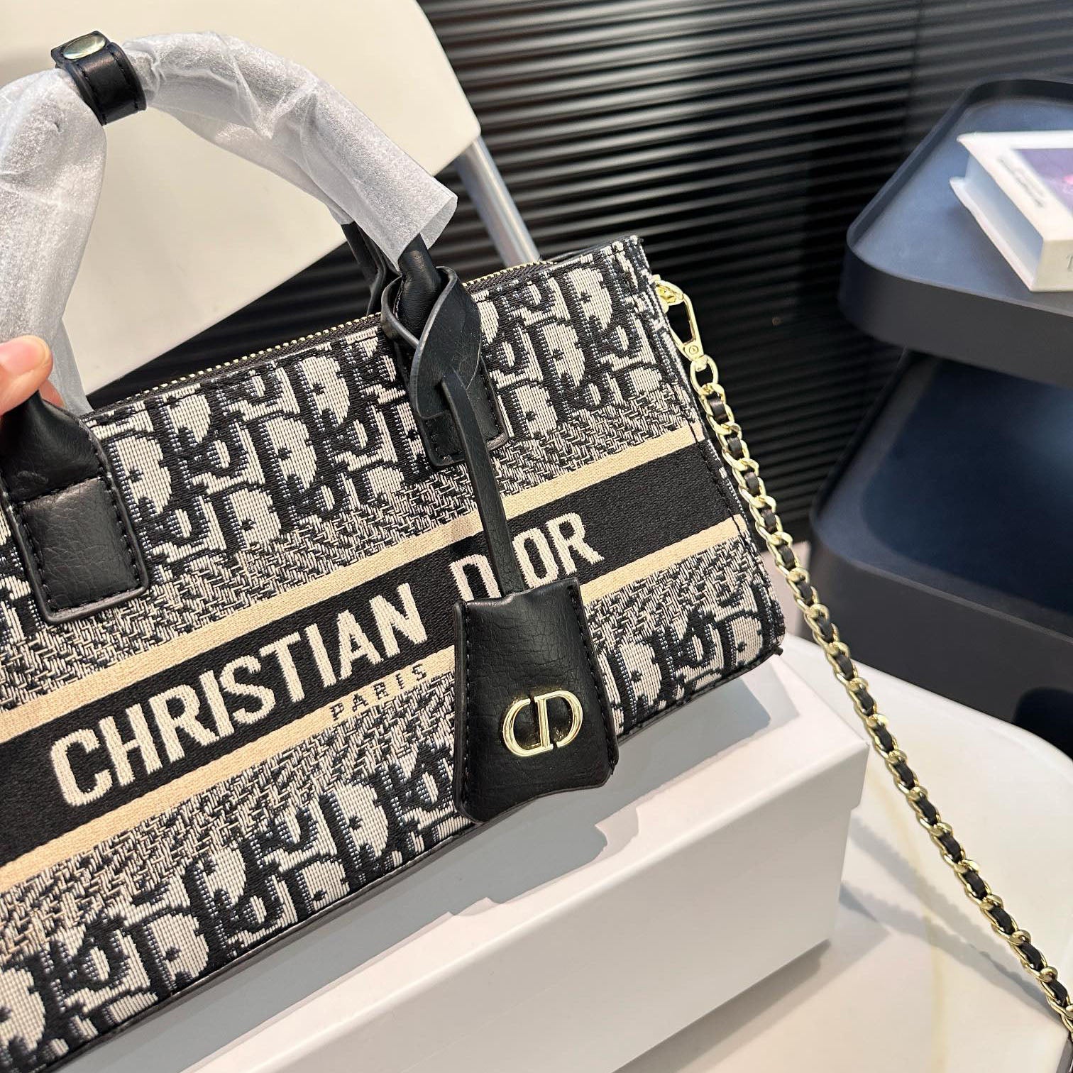 DIO New Size Tote Bag XC24092430