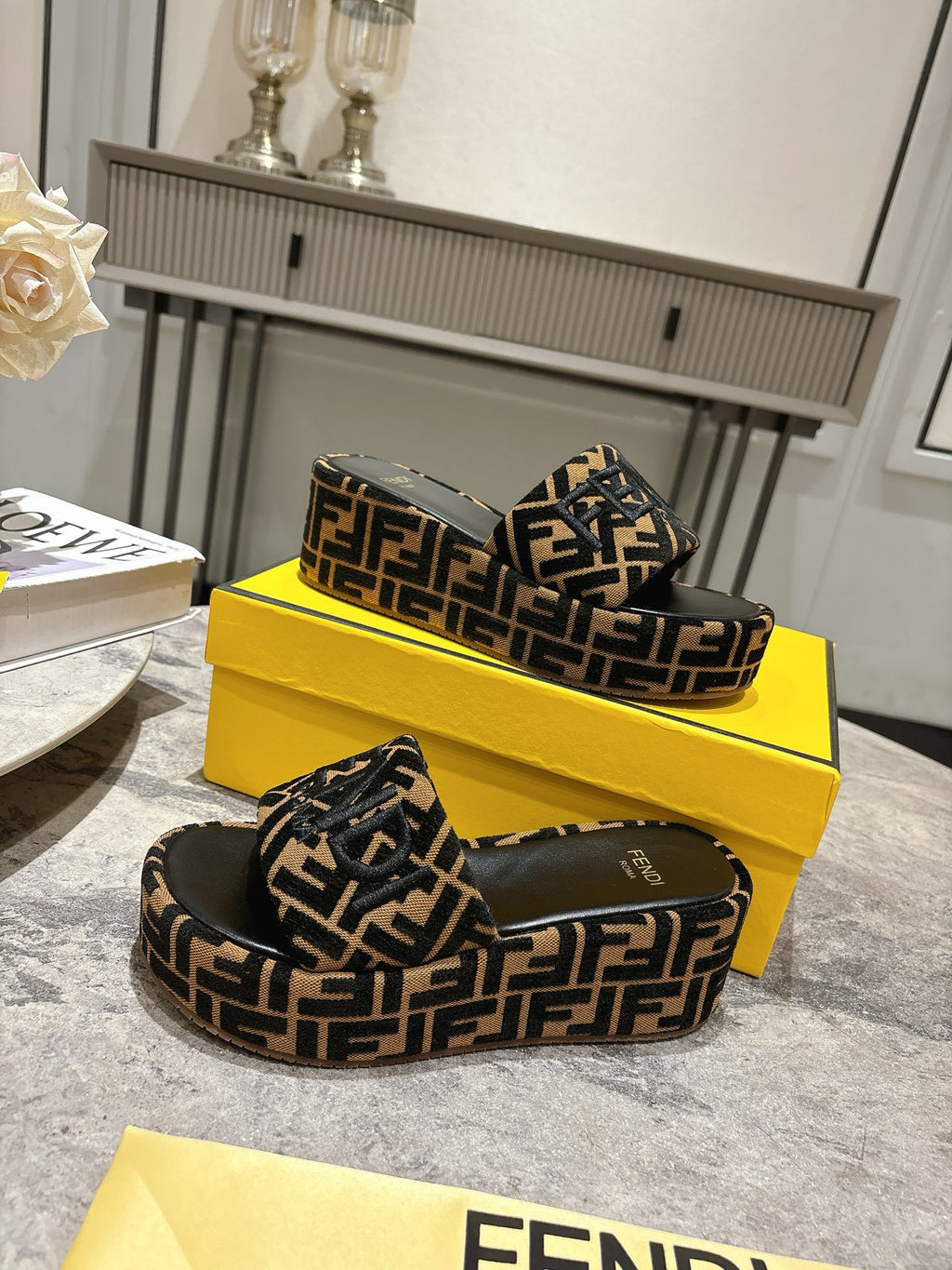 FD Fashion Thick-soled Slippers 0725030503