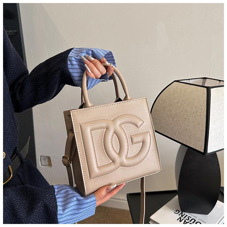 New Fashion Versatile Handbug 1023121903