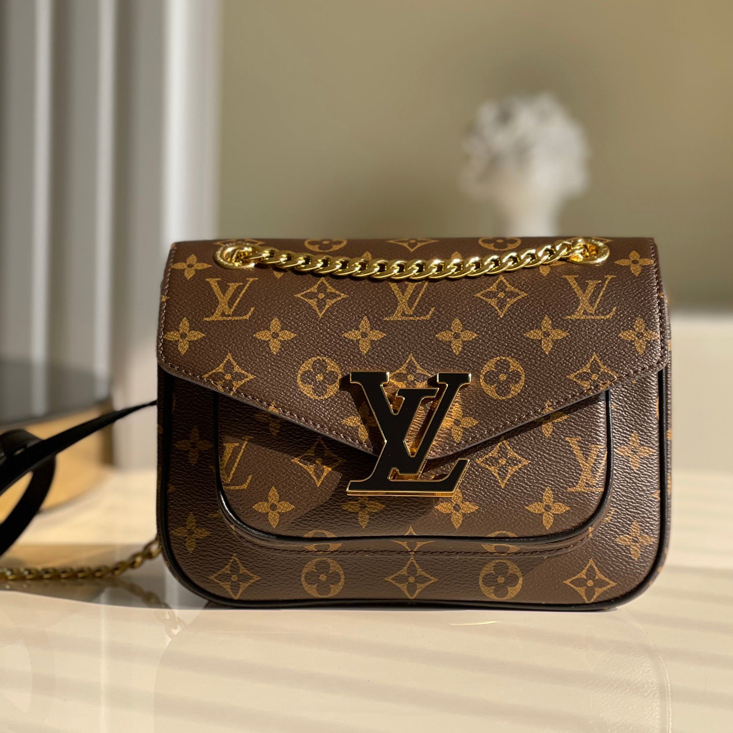 Ladies Fashion Luxury V Logo Tote Bag